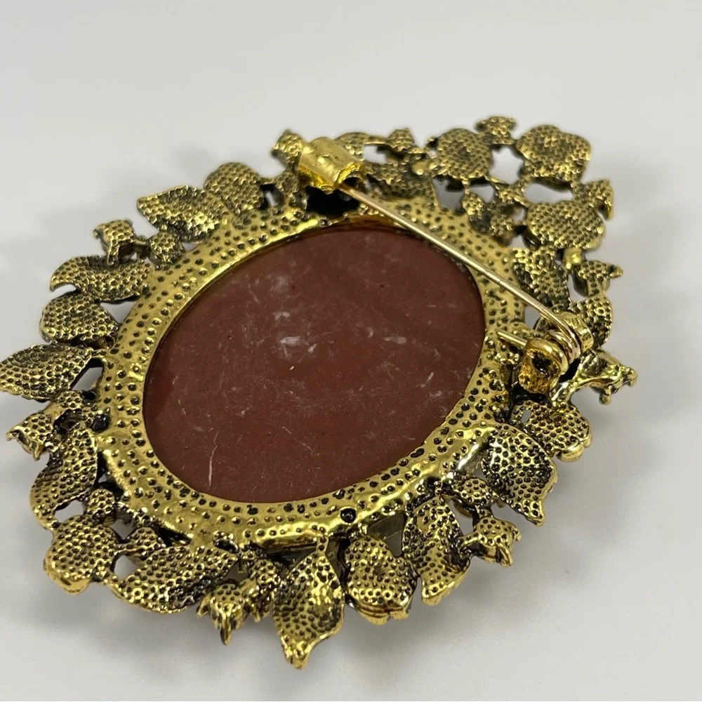 Cameo Brooch Pin Gold Tone Floral Design Vintage Look Champagne Rhinestones